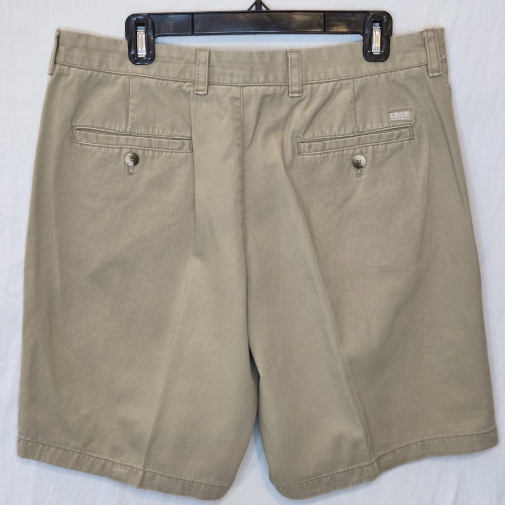 IZOD Mens Khaki Tan Pleated Front Chino‎ Shorts 100% Cotton Size 34/36 Casual - Picture 2 of 10